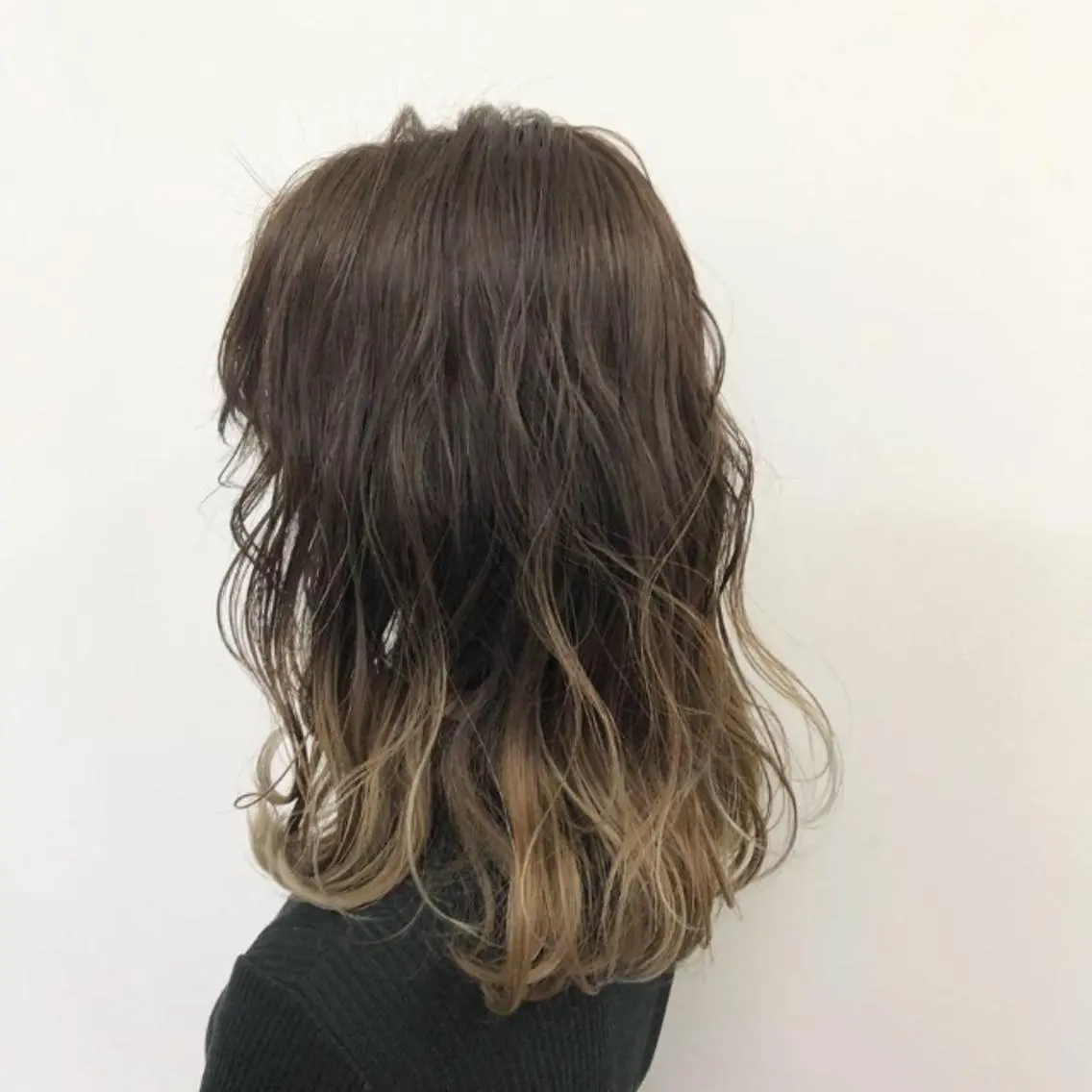 セミロング カラー RINA🧤 デザインとボブのヘアスタイル