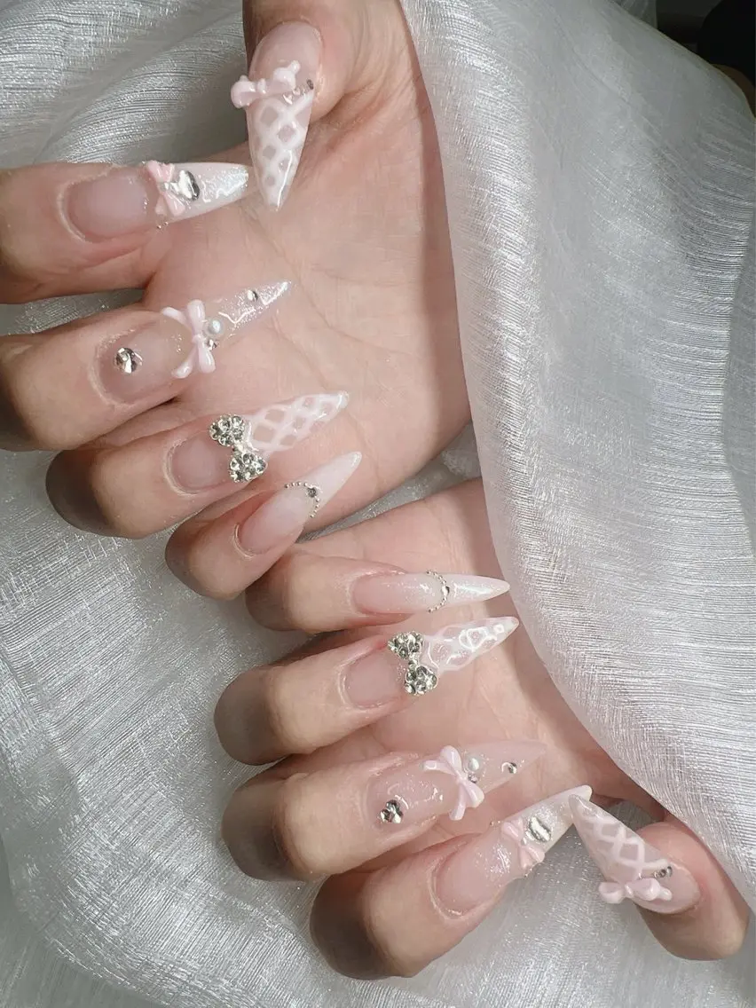 ネイル 長さ出し グラデーション 卒業式 キラキラネイル マグネットネイル ハンドネイル Lee Nails チップ長さだし専門店のネイルデザイン