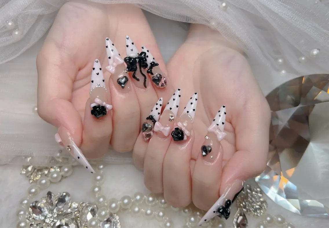 ネイル アートネイル オーロラネイル チークネイル 長さ出し フットネイル Miya _nailのネイルデザイン