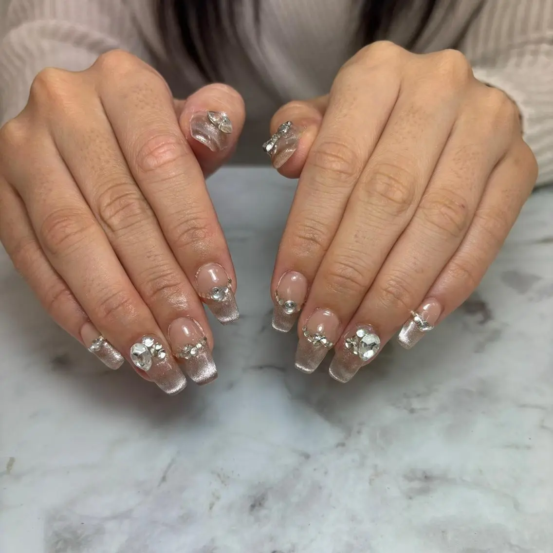 salon UNE LMA見習いスタッフのネイルデザイン