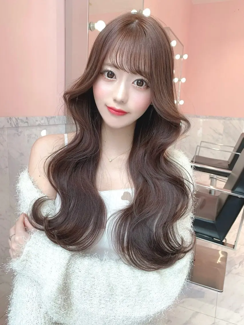 ロング カラー カット ヘアカラー トリートメント LOUIS しおりのヘアスタイル