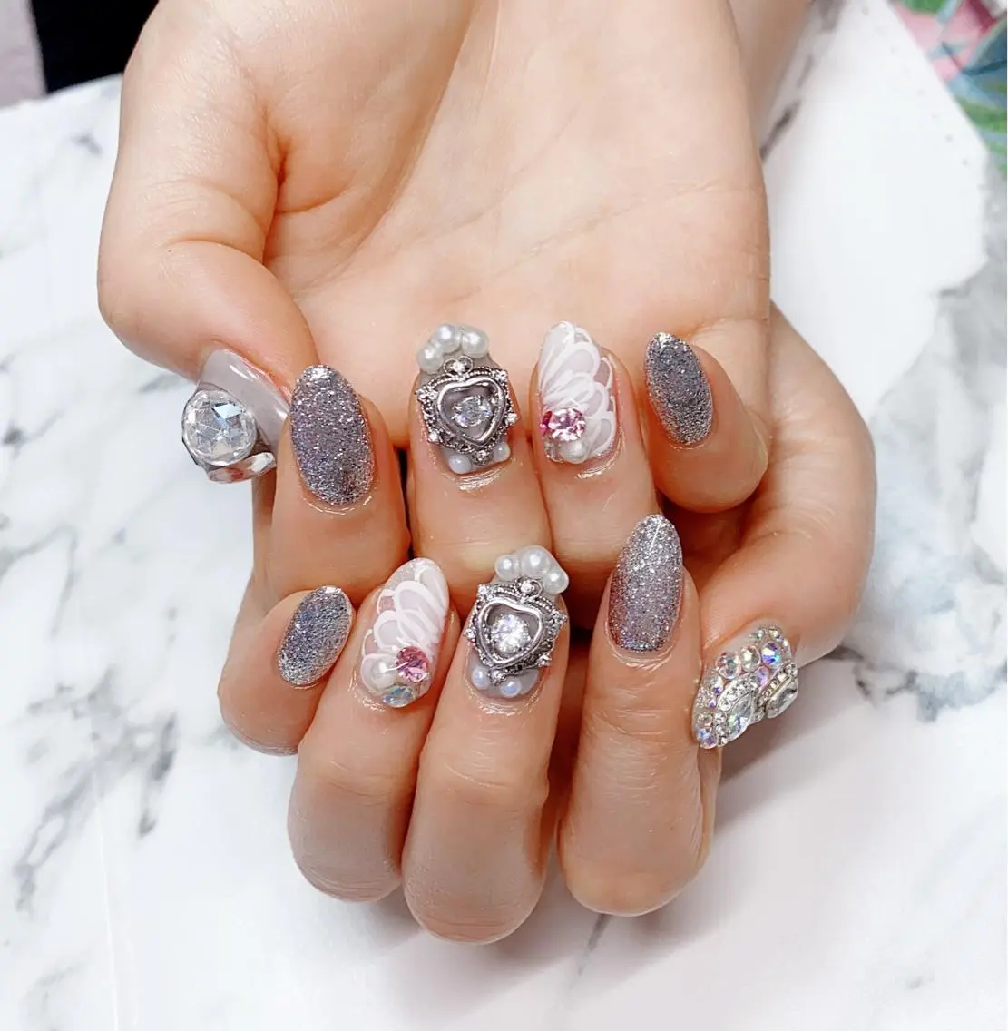 ショート カラー ネイル Q Free nailsのネイルデザイン