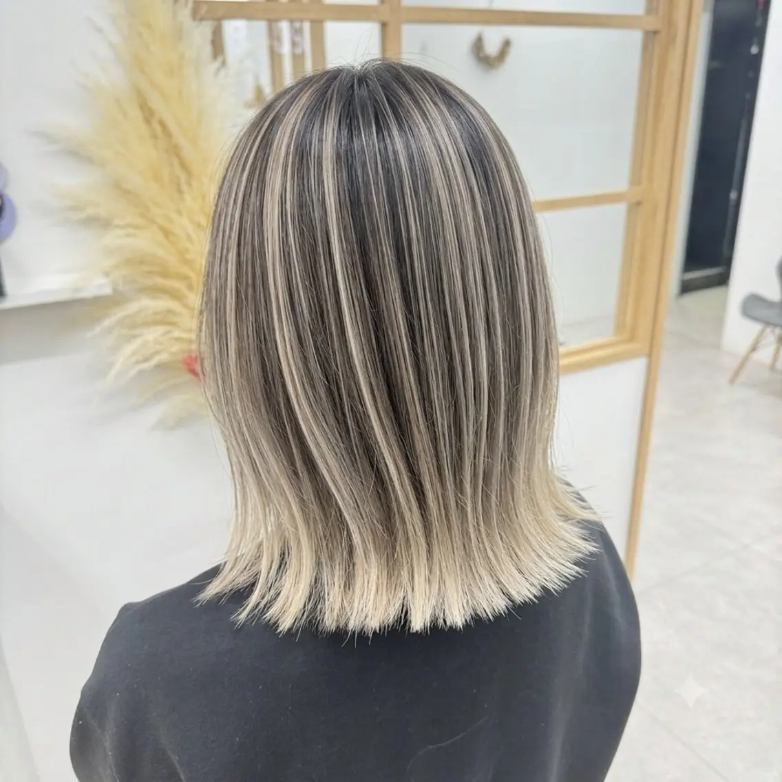 ミディアム 透明色艶カラー× レイヤー/ツバサのヘアスタイル