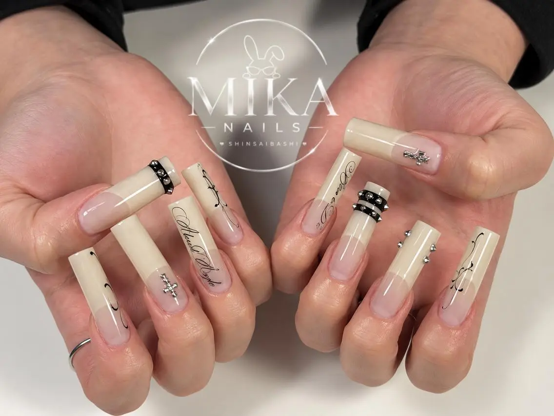 ネイル アートネイル チークネイル ドット フットネイル フレンチネイル ハンドネイル 🌷Luna Mika🌷のネイルデザイン