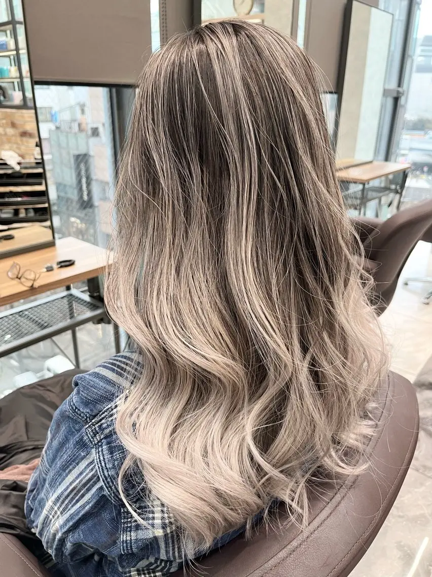 ロング ヘアカラー LucksiMie ginza 明松のヘアスタイル