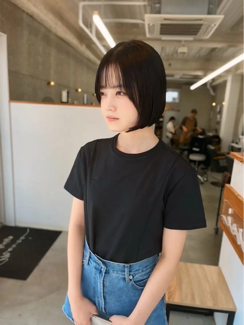 ショート カラー ブラウンカラー ダークブラウン ボブ Merci Ayumiのヘアスタイル