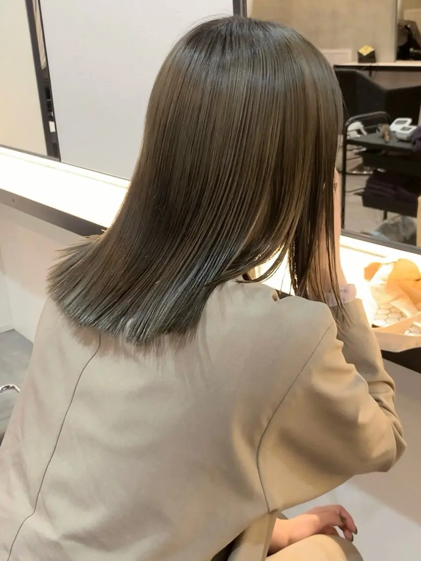 セミロング カラー ベージュカラー ブリーチ ダブルカラー ブリーチなしカラー オリーブベージュ ヘアカラー 落合希 Olivebeigeのヘアスタイル