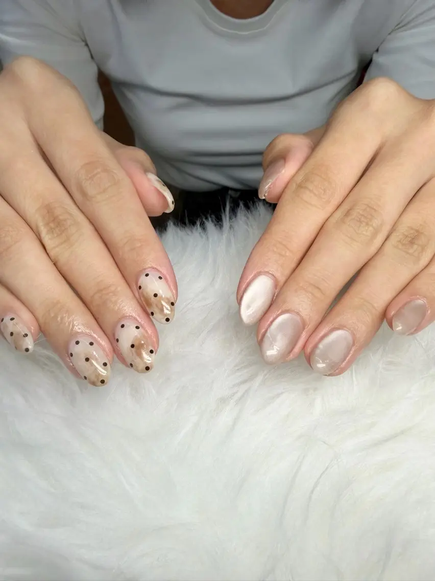 ネイル ドット マットネイル ニュアンスネイル ハンドネイル Lani Beeのネイルデザイン