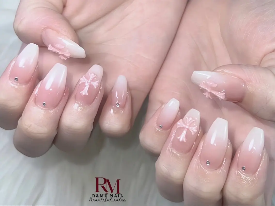 ネイル キラキラネイル マグネットネイル ミラーネイル ピンク 夏ネイル ハンドネイル RAMU Nail 恵比寿店のネイルデザイン