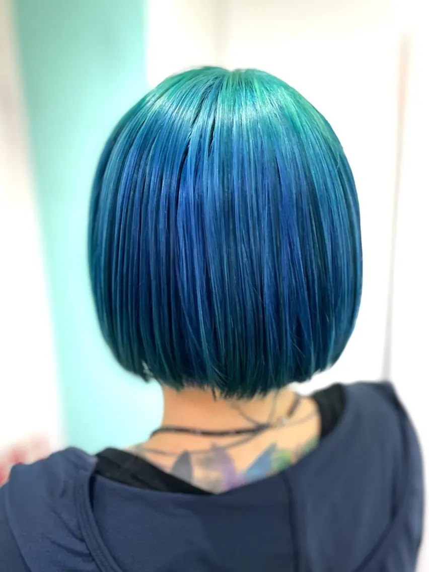 ショート ヘアカラー 原 千景のヘアスタイル