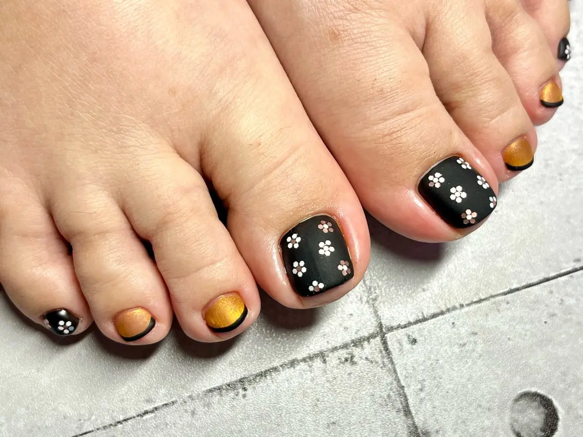 ネイル フットネイル フレンチネイル マグネットネイル マットネイル フットネイル まり りぃ〜んのネイルデザイン