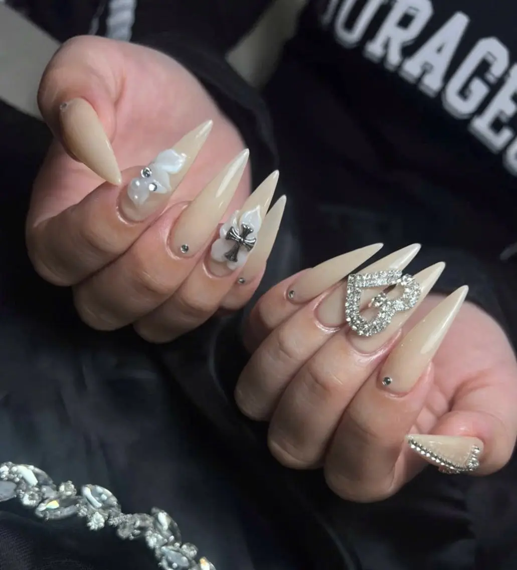 ネイル ハンドネイル moon nailsのネイルデザイン