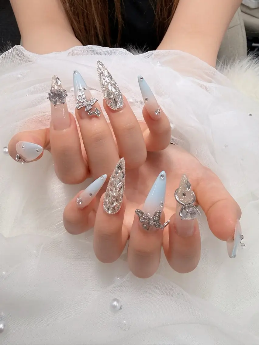 ネイル アートネイル ボルドー フレンチネイル ジェルネイル 氷ネイル・うるうるネイル ハンドネイル Julie NailSalonのネイルデザイン