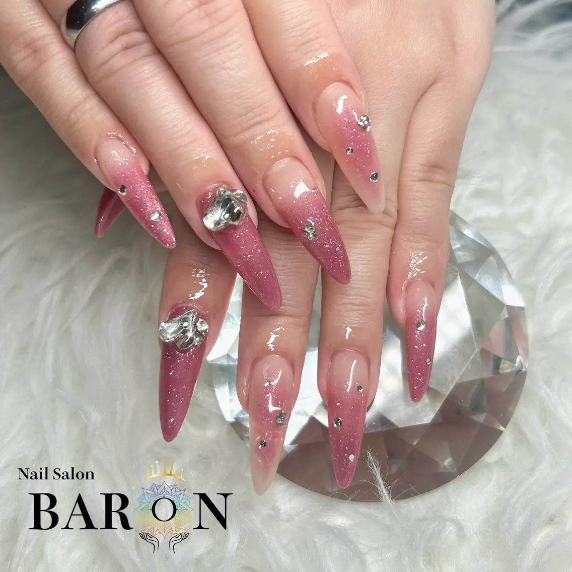 ネイル チークネイル グラデーション ♛︎BARON♛︎ SUMIRE.のネイルデザイン