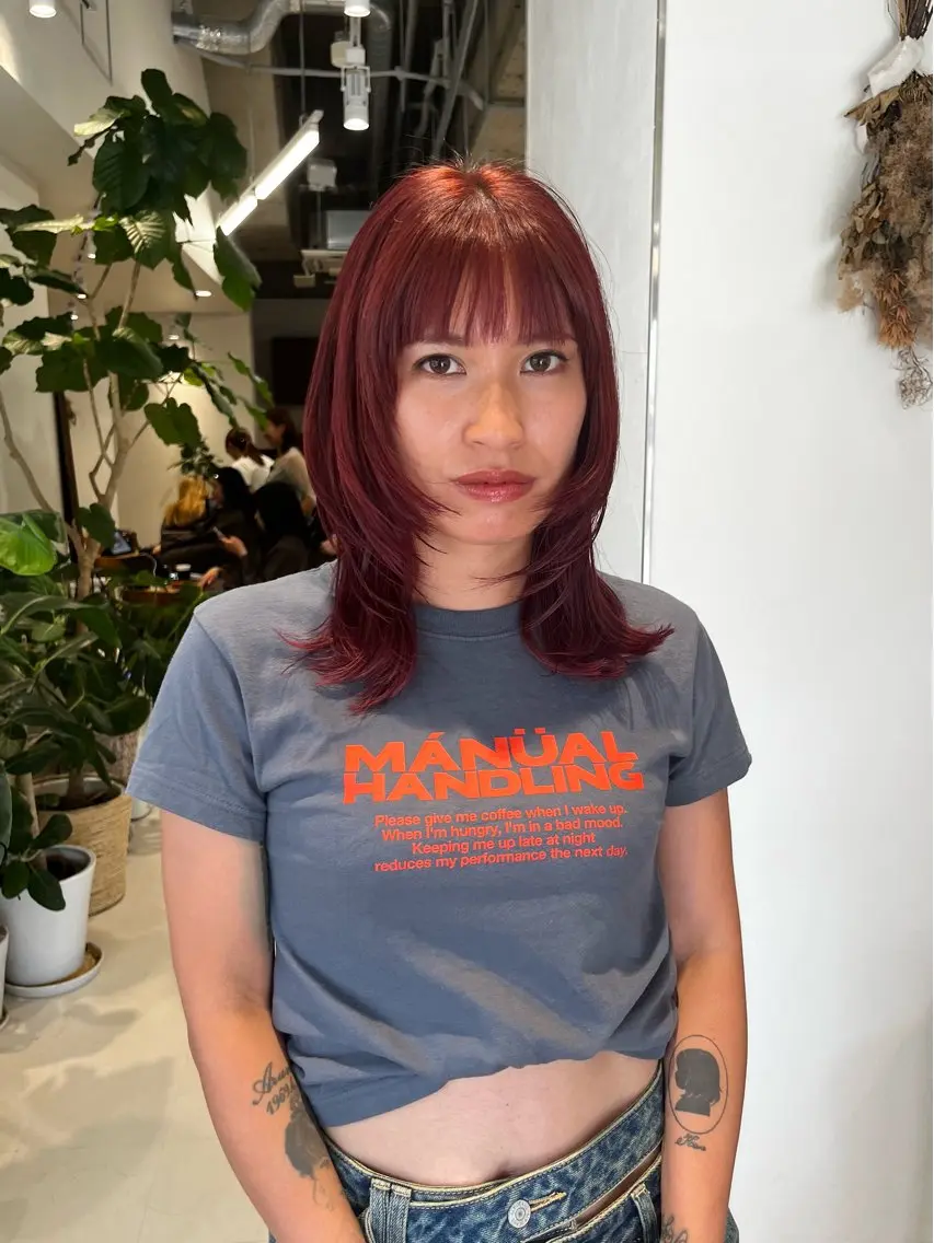 ミディアム カラー ボルドーカラー レイヤーカット カット ヘアカラー トリートメント レイヤーカット/ブラ ウンカラー/河野凜のヘアスタイル