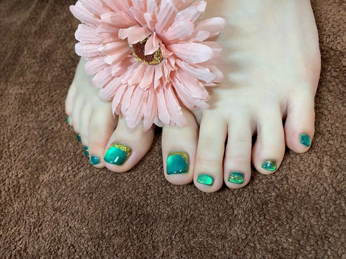 ネイル ゴールド グリーン Glanz  Nail aのネイルデザイン