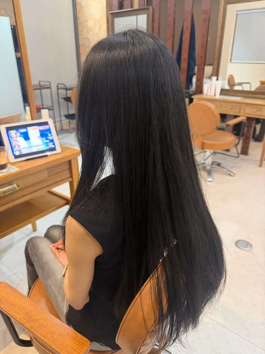 ロング ヘアカラー 西田 大雅のヘアスタイル