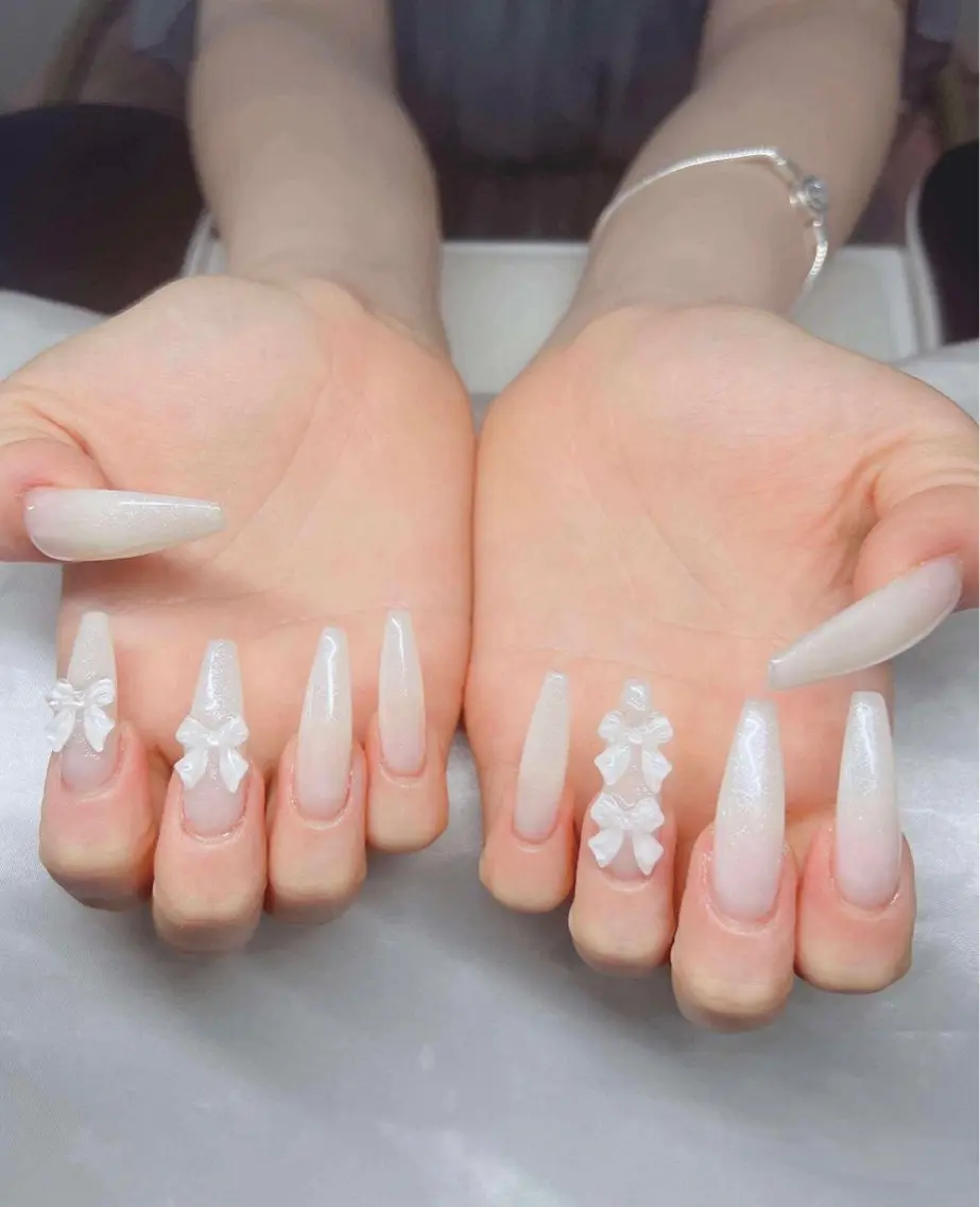 ネイル 長さ出し グラデーション キラキラネイル マグネットネイル ニュアンスネイル ハンドネイル Lee Ainのネイルデザイン