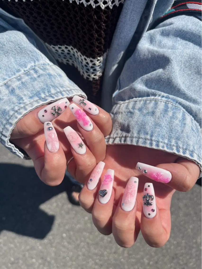ロング ハンドネイル Lazuli 💎のネイルデザイン