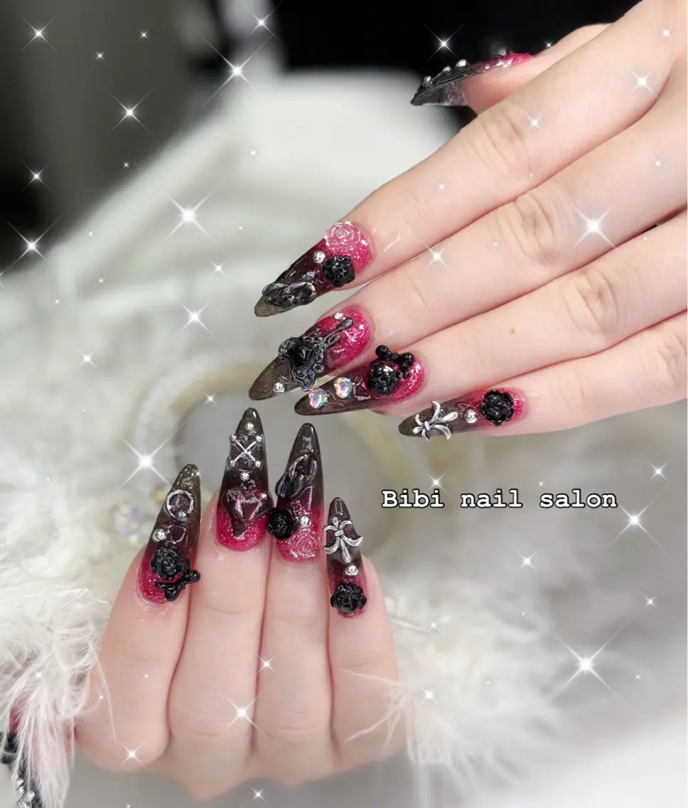 セミロング ハンドネイル Bibi nail Osakaのネイルデザイン