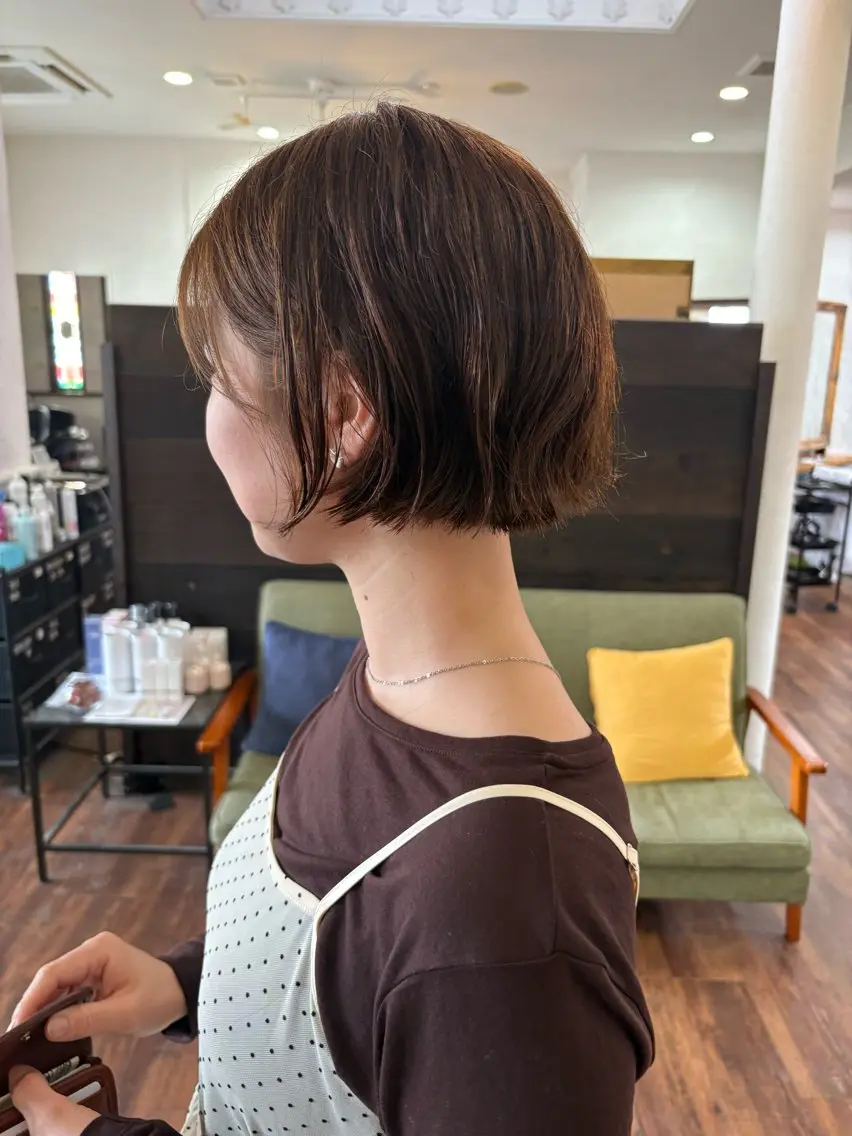 ショート カラー ボブ くせ毛 カット ヘアカラー トリートメント 江原 彩華のヘアスタイル