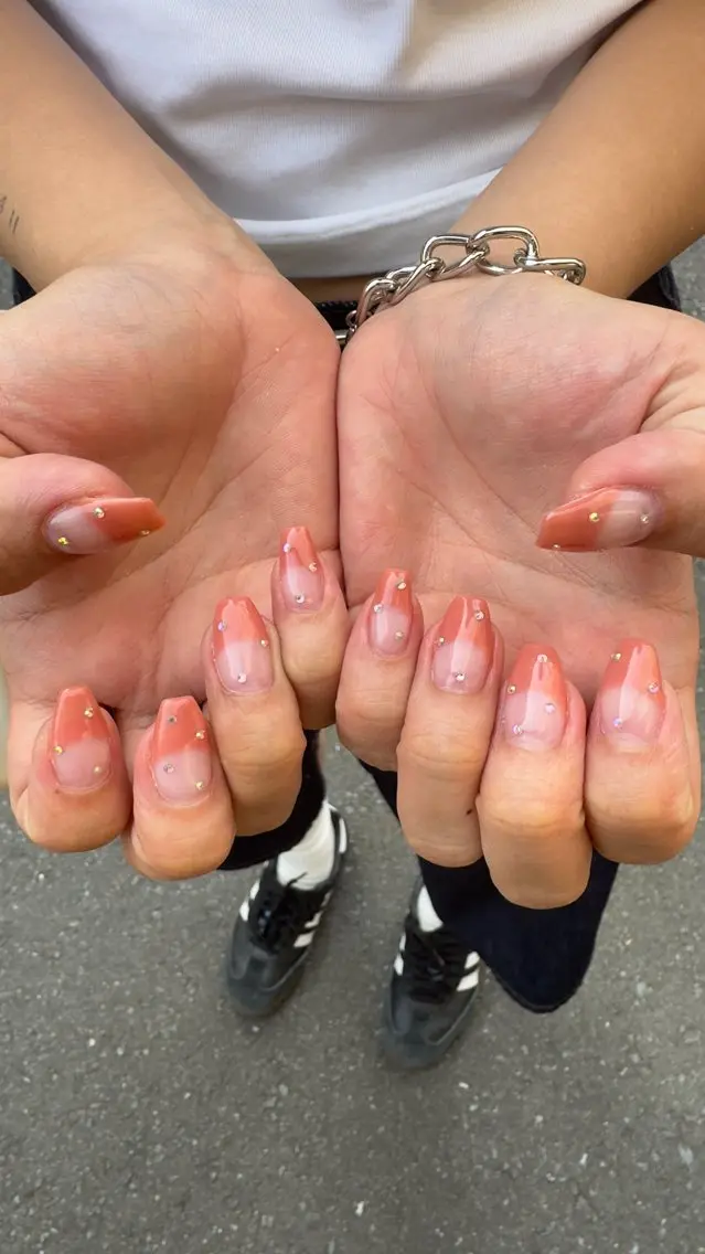 ネイル フラッシュネイル ホログラムネイル 韓国ネイル レース ラメ(グリッター) ハンドネイル MH_ Nailのネイルデザイン