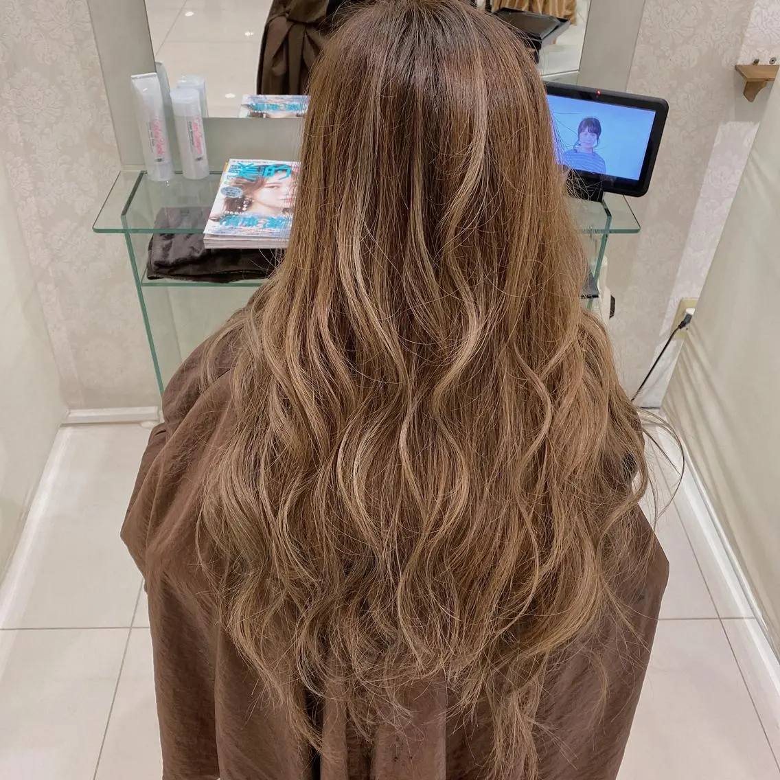 ロング カラー 【育休中】EARTH 荒井店HARUNAのヘアスタイル