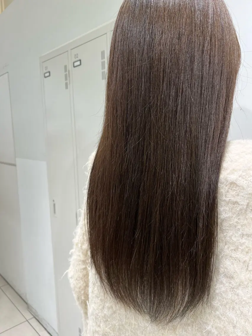 ロング カラー ベージュカラー 透明感カラー オリーブベージュ オリーブカラー カット ヘアカラー トリートメント 【メンズ縮毛矯正/ Ryoka】のヘアスタイル