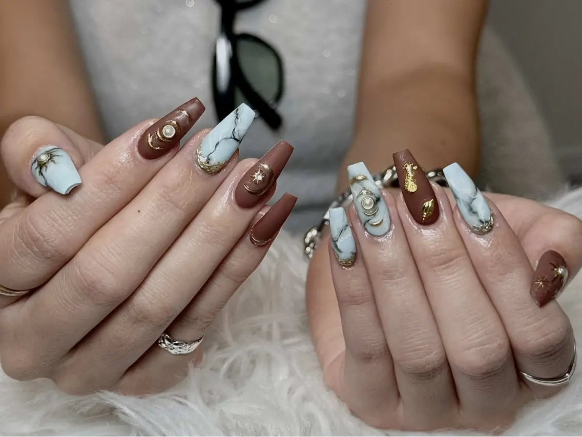 ネイル フレンチネイル ジェルネイル キラキラネイル 韓国ネイル マグネットネイル Julli NailStudioのネイルデザイン