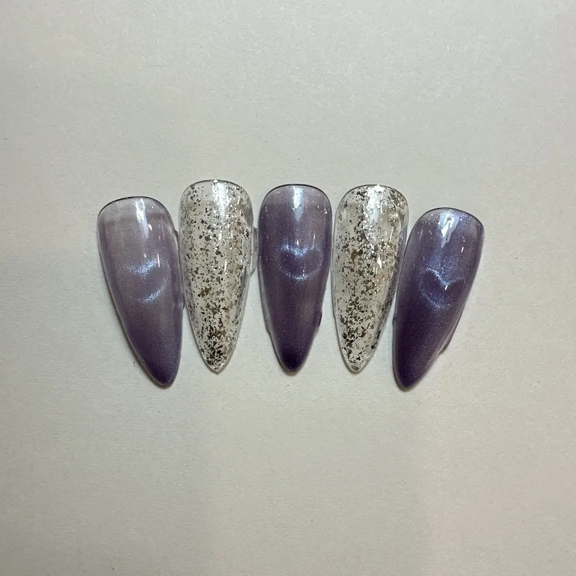 ネイル マグネットネイル パープル シルバー SUI Nail Roomのネイルデザイン