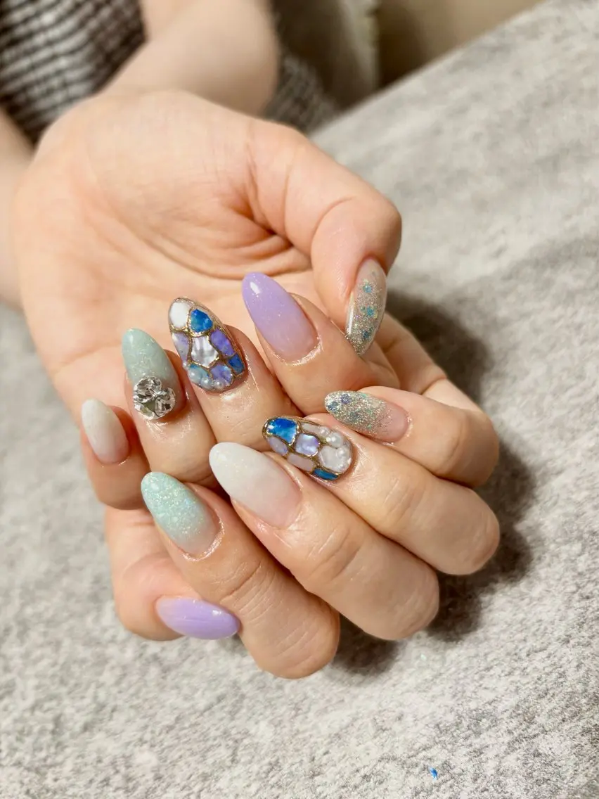ネイル ストーンネイル ハンドネイル nail room シュレムのネイルデザイン