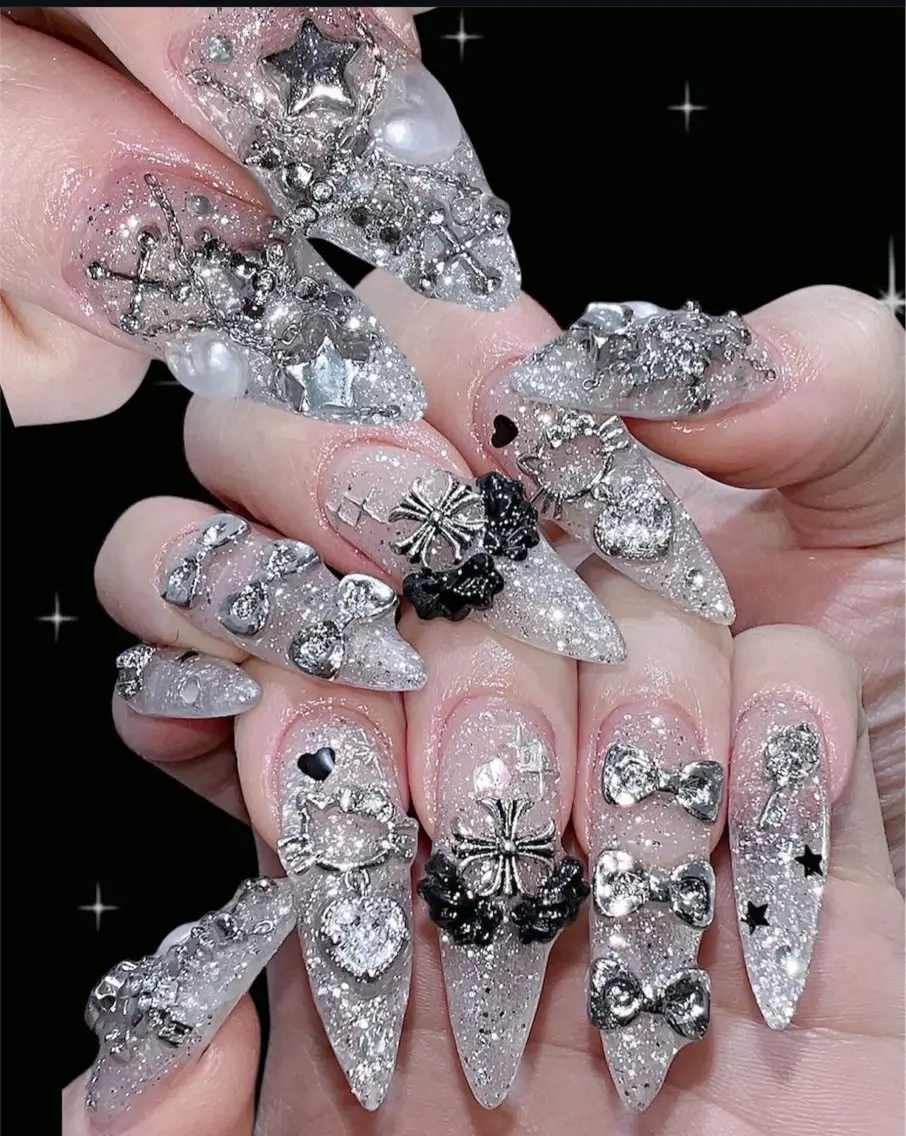 ネイル フレンチネイル ジェルネイル ガラスフレンチ ハロウィン ハート H.baby Nail Salonのネイルデザイン