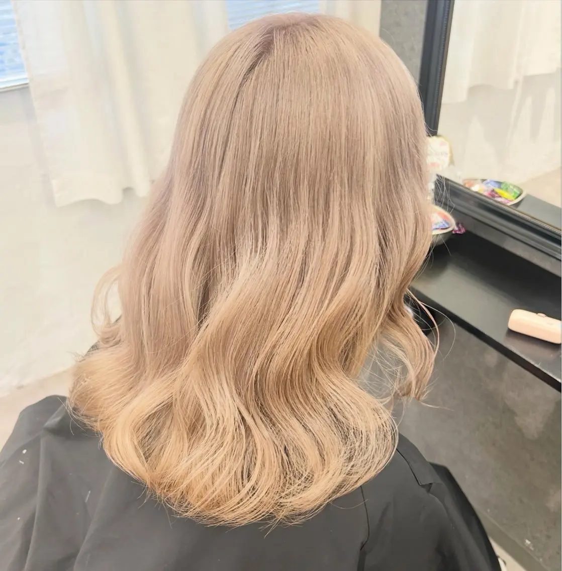 カラー ベージュカラー ブリーチ ホワイトベージュ ヘアカラー 心斎橋美容室 marinaのヘアスタイル