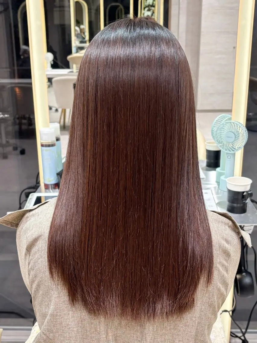 セミロング カット 縮毛矯正 トリートメント 💖ボブ/縮毛矯正 顔周りレイヤー/ユイのヘアスタイル
