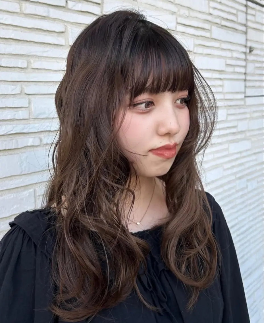 ロング カラー ヘアカラー トリートメント peige 西村ひなりのヘアスタイル