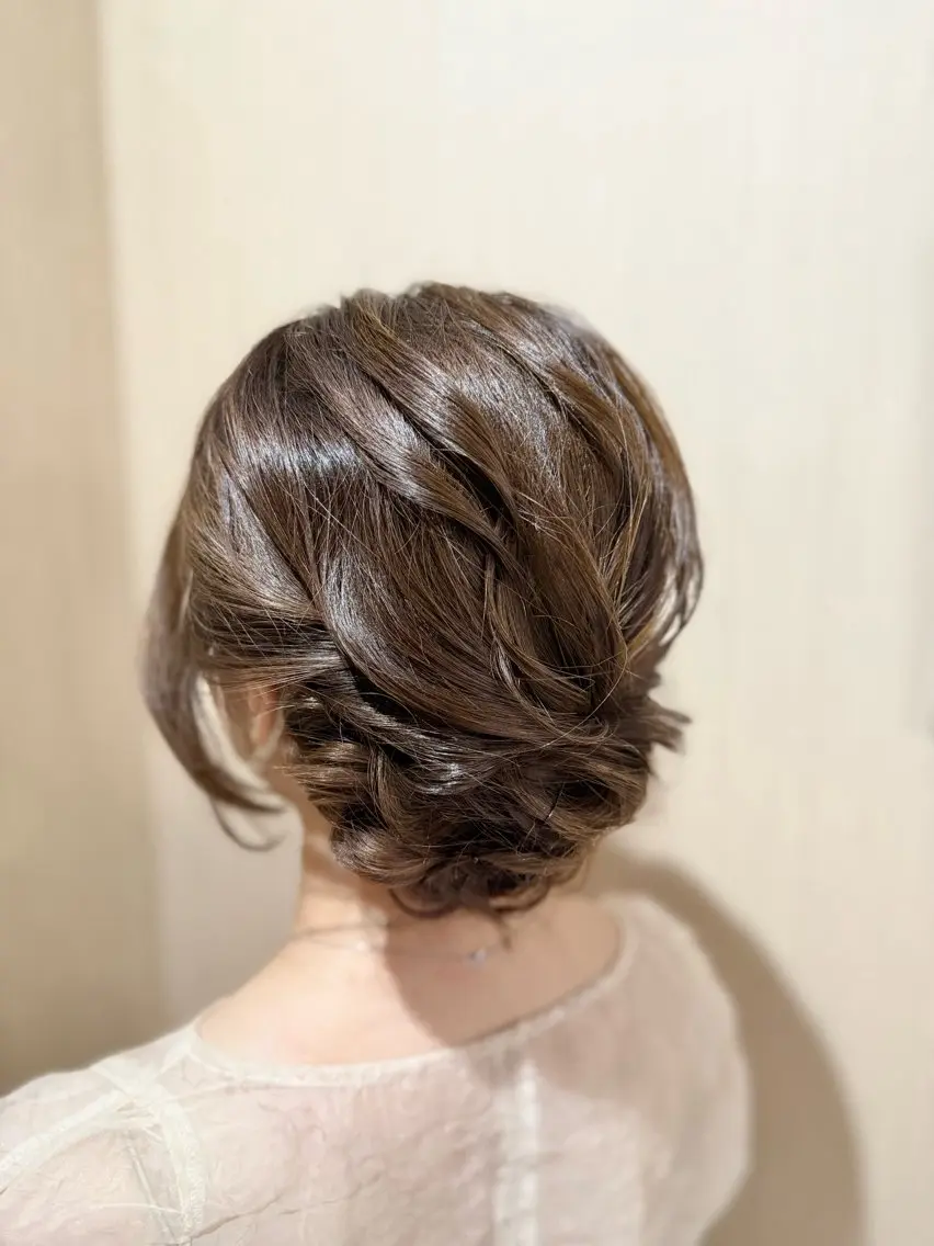 ミディアム カラー ヘアアレンジ ヘアセット 吉岡 三四朗のヘアスタイル