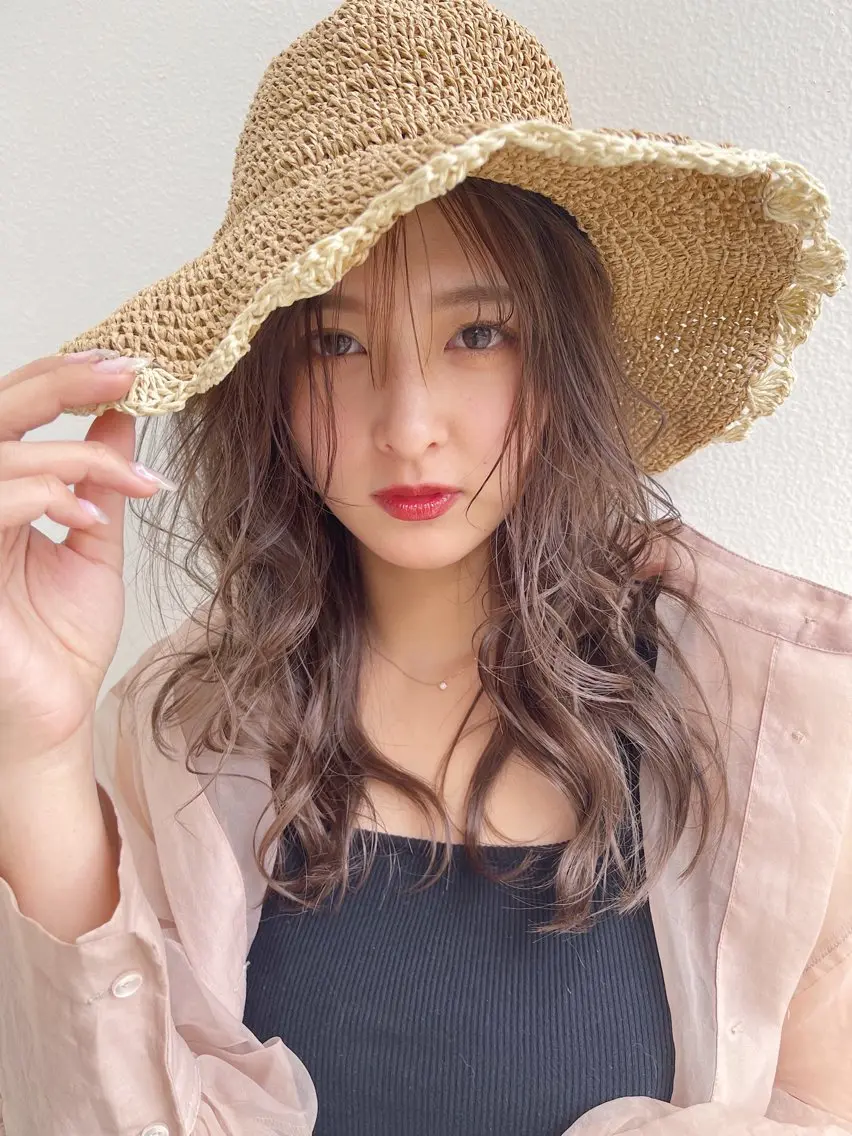 セミロング カラー ベージュカラー ミルクティーベージュ レイヤーカット AiM 大名　似合わせカットのヘアスタイル