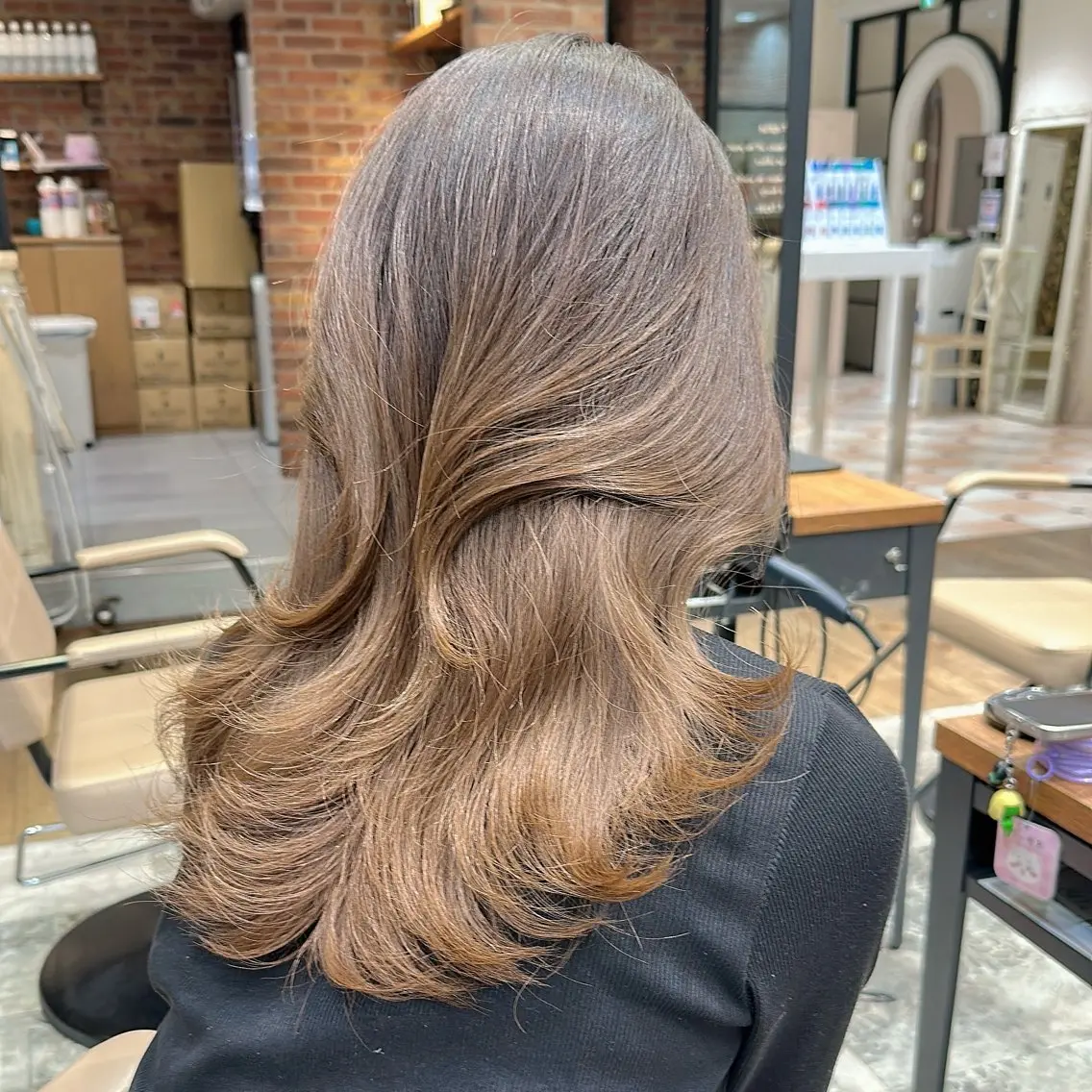 セミロング くびれヘア 大木 唯月のヘアスタイル