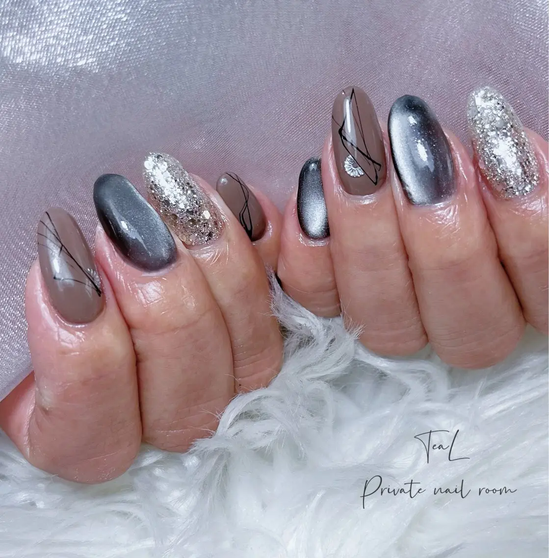 ネイル キラキラネイル マグネットネイル TeaL nailのネイルデザイン