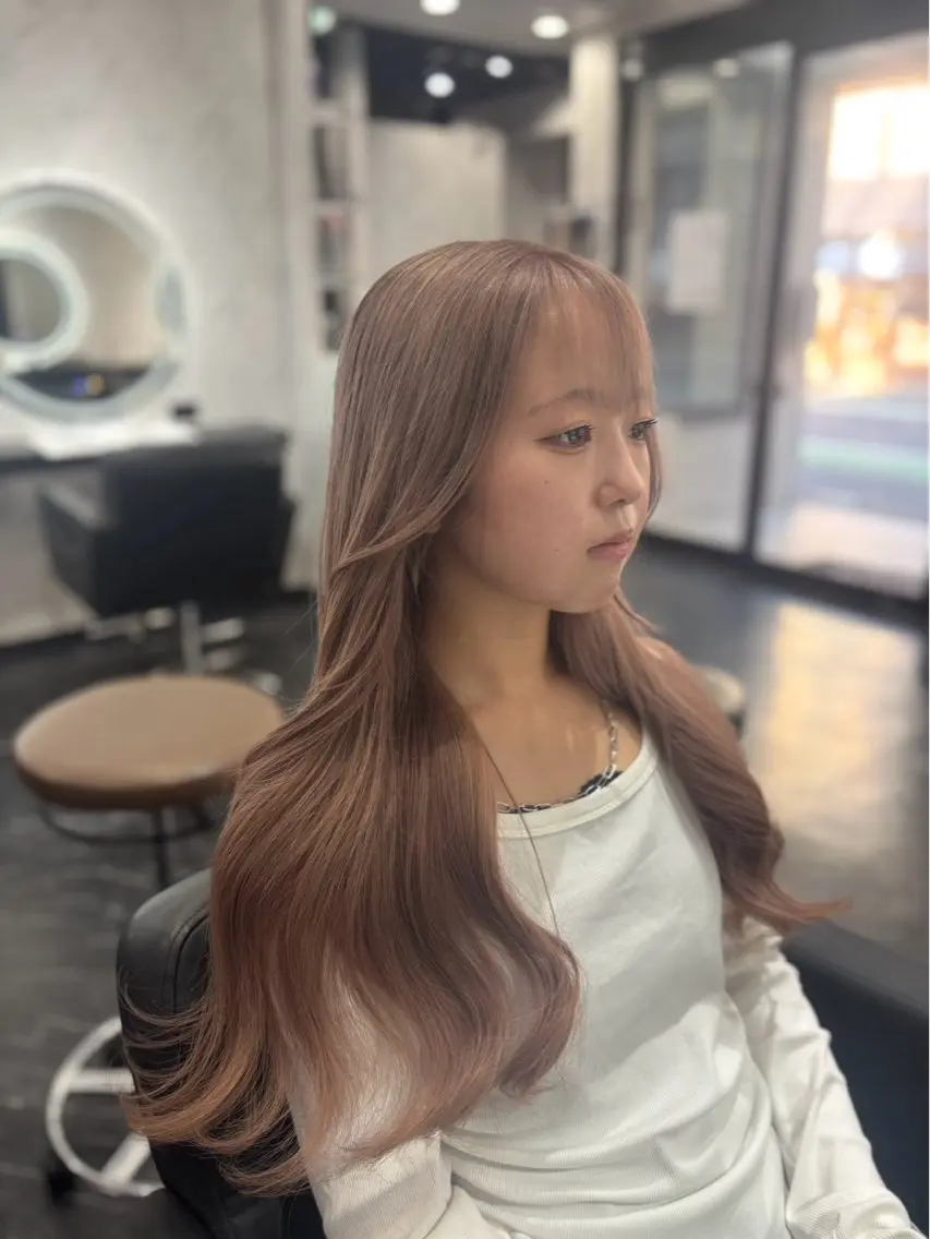 ロング カラー ヘアカラー LOHAS 優来（ユラ）のヘアスタイル
