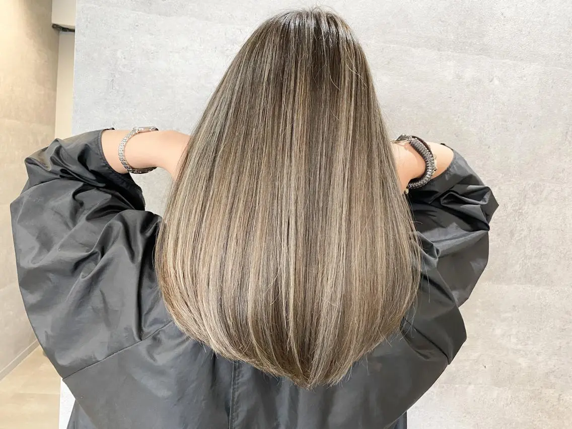 ミディアム カラー ヘアアレンジ マツエク・マツパ ハイライトカラー ハイライト カット ヘアカラー トリートメント 井上 一平のヘアスタイル