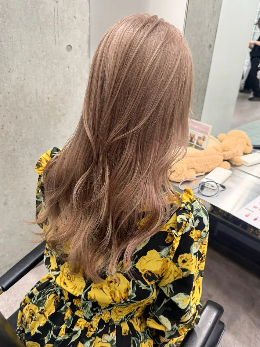 セミロング カラー ベージュカラー ミルクティーベージュ カット ヘアカラー 原宿ブリーチカラー /三村克彦のヘアスタイル