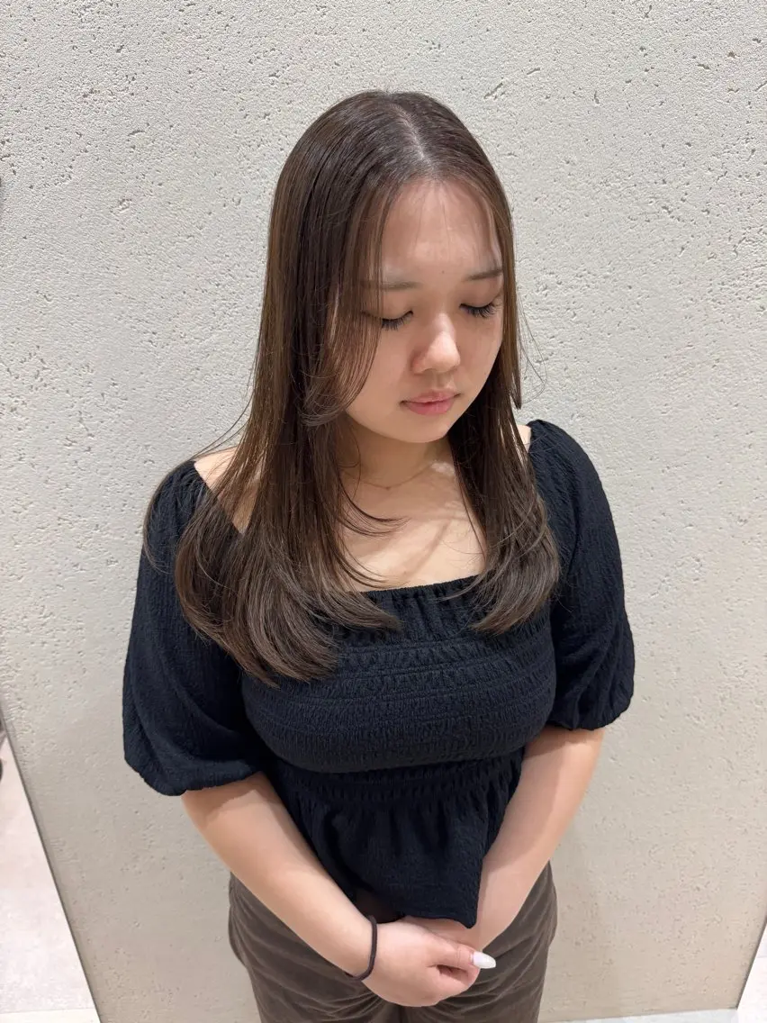 セミロング カット ヘアカラー トリートメント 三輪 恭平のヘアスタイル
