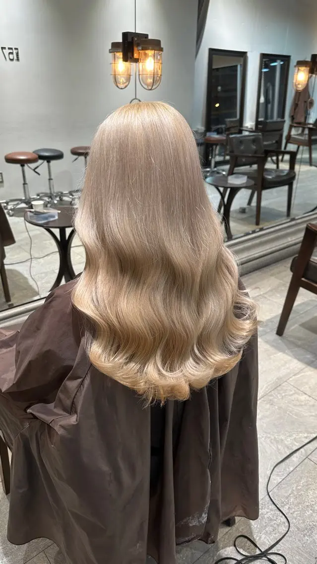 ロング カラー パーマ ヘアアレンジ ヘアカラー トリートメント ブリーチカラー🤍 颯馬🐈‍⬛のヘアスタイル