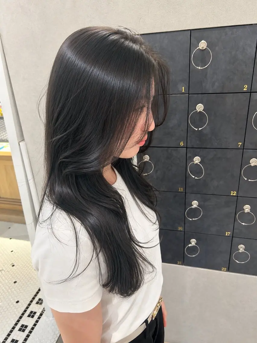 セミロング ZAZA 新宿 杉瀧芽衣のヘアスタイル