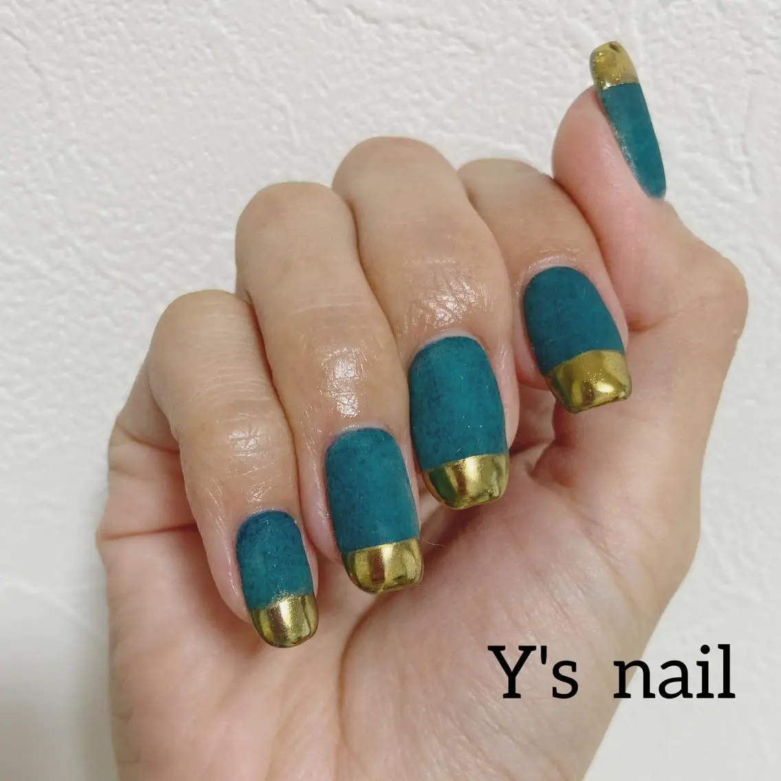 ネイル ジェルネイル ミラーネイル 冬ネイル 手書きが得意🖌️ Y’s  nailのネイルデザイン