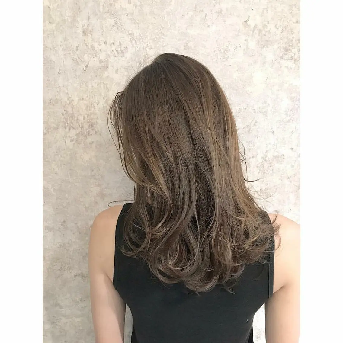 ミディアム ハイトーンブリーチ 土坂 由志【京都】のヘアスタイル