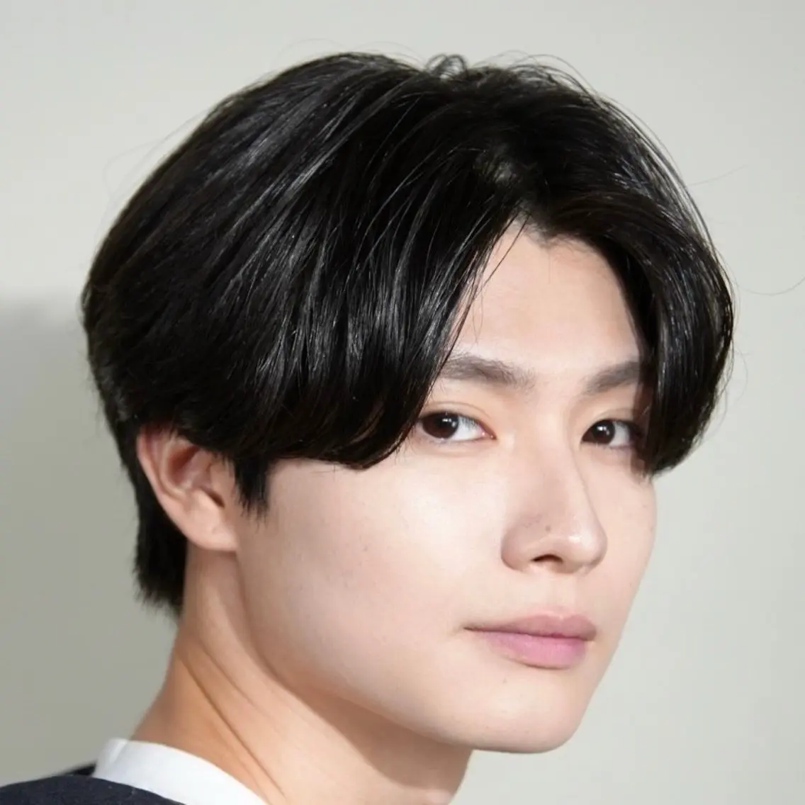 メンズ センターパート メンズ韓国風 ✨🔥✨️メンズカラ ー得化REON✨🔥のヘアスタイル