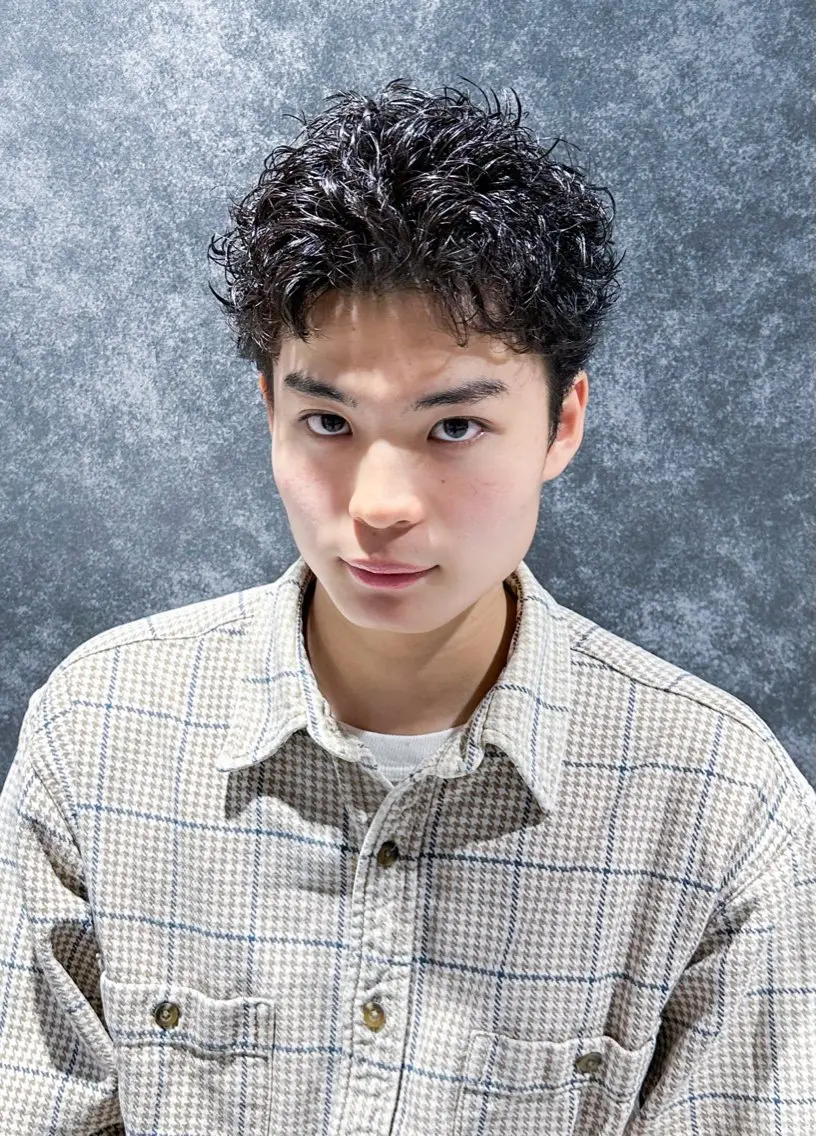 ショート パーマ メンズ アップバング スパイキーショート ショートヘア メンズパーマ職人 パーマ🔥ritaのヘアスタイル