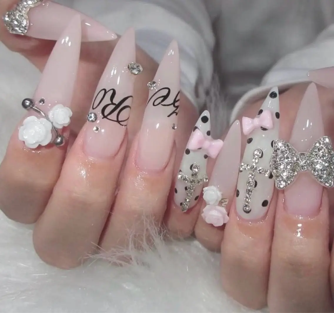 ネイル 韓国ネイル マグネットネイル 持ち込み ハンドネイル ハンドケア Mika nail_Royalのネイルデザイン